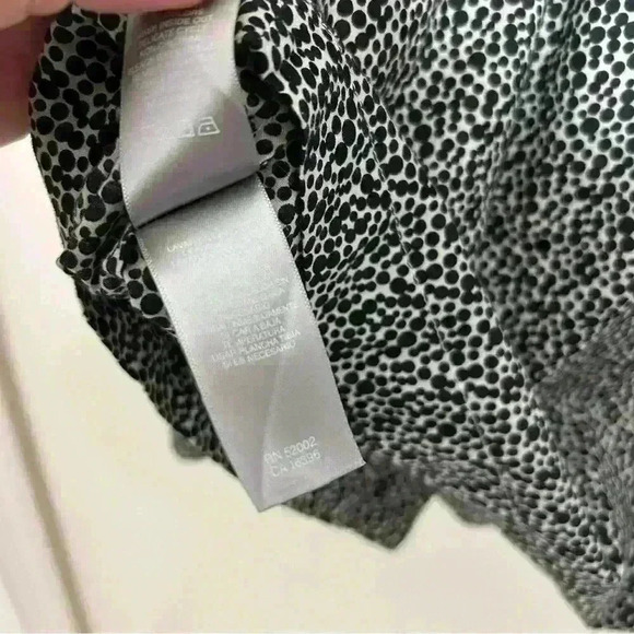 Liz Claiborne Long Sleeve Blouse Black and White Print Button Down Top - Picture 8 of 8